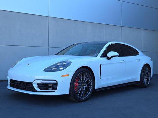 2023 Porsche Panamera GTS
