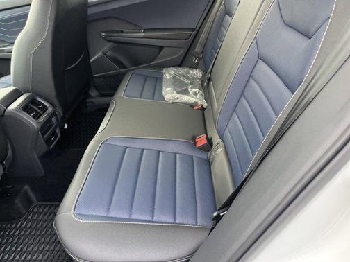 2025 Volkswagen Taos 1.5T SEL