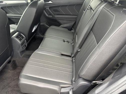 '' 2023 Volkswagen Tiguan 2.0T SE
