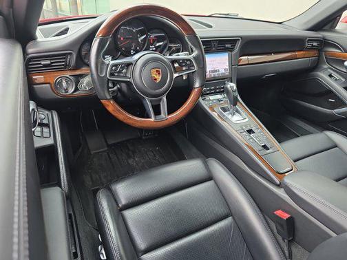 2019 Porsche 911 Carrera