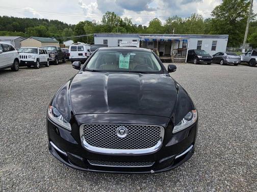 2013 Jaguar XJ Base