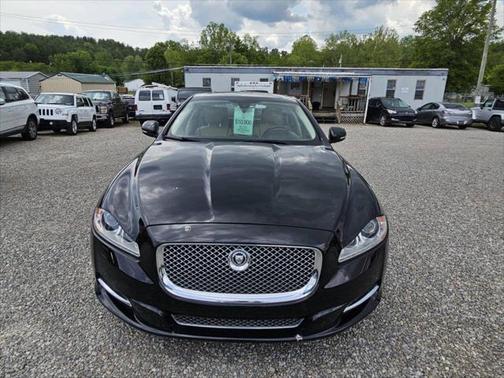 2013 Jaguar XJ Base