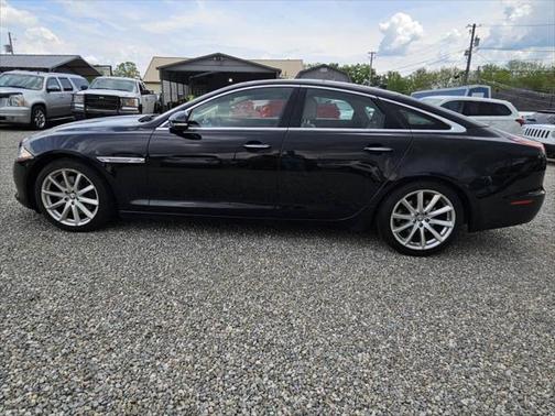 2013 Jaguar XJ Base