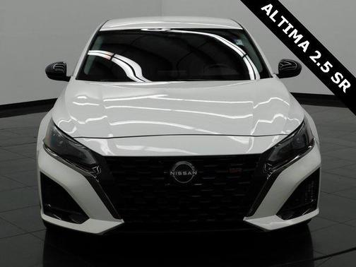 2023 Nissan Altima SR FWD