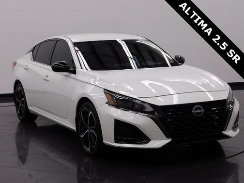 2023 Nissan Altima SR FWD