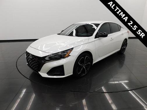 2023 Nissan Altima SR FWD