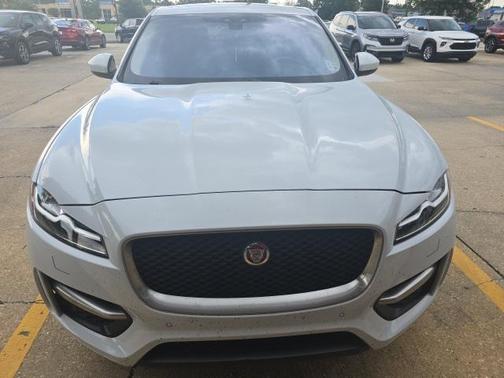 2017 Jaguar F-PACE 35t R-Sport