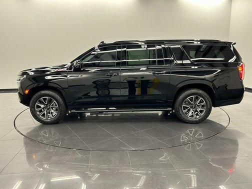 2023 Chevrolet Suburban 4WD Z71