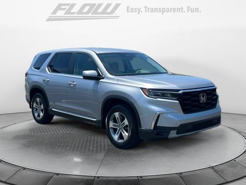 Lunar Silver Metallic 2023 Honda Pilot