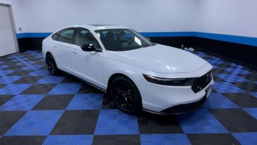 Platinum White Pearl 2025 Honda Accord