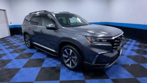Modern Steel Metallic 2023 Honda Pilot