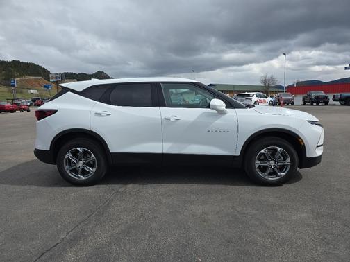 Summit White 2025 Chevrolet Blazer 2LT
