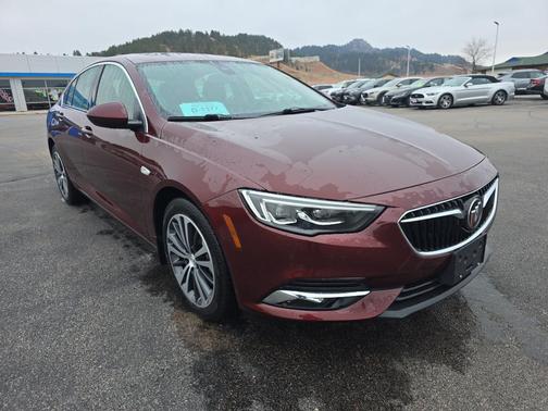 2018 Buick Regal Sportback Essence
