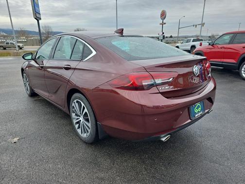 2018 Buick Regal Sportback Essence