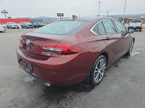 2018 Buick Regal Sportback Essence