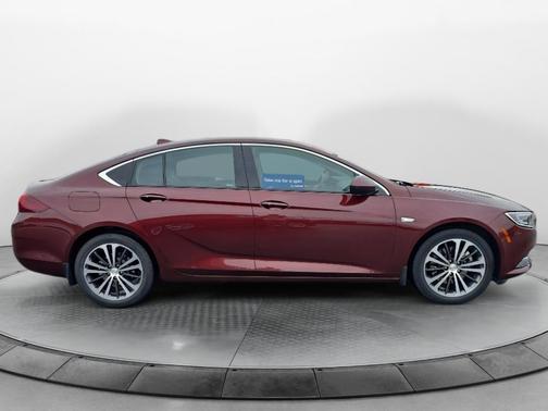 2018 Buick Regal Sportback Essence