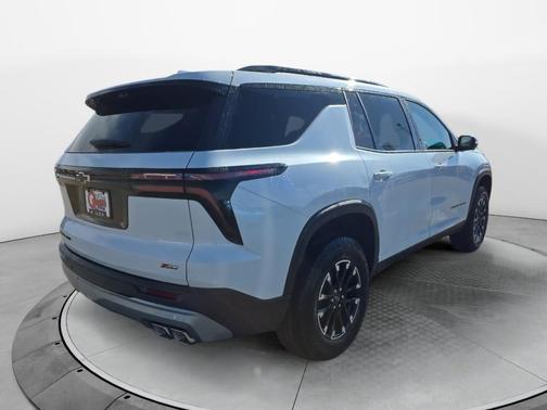 Polar White Tricoat 2026 Chevrolet Traverse AWD Z71