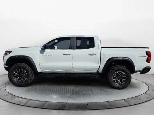 Summit White 2025 Chevrolet Colorado ZR2