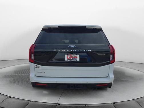 Oxford White 2025 Ford Expedition Active