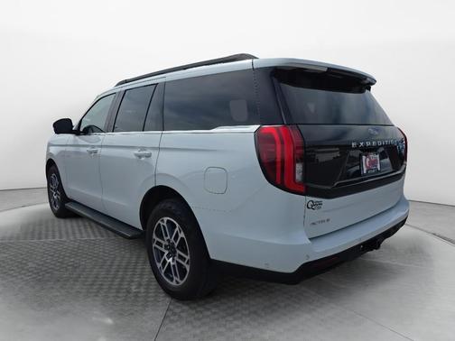 Oxford White 2025 Ford Expedition Active