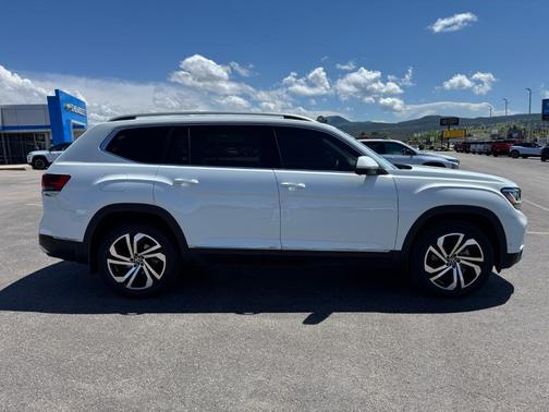 Pure White 2021 Volkswagen Atlas 3.6L SEL Premium