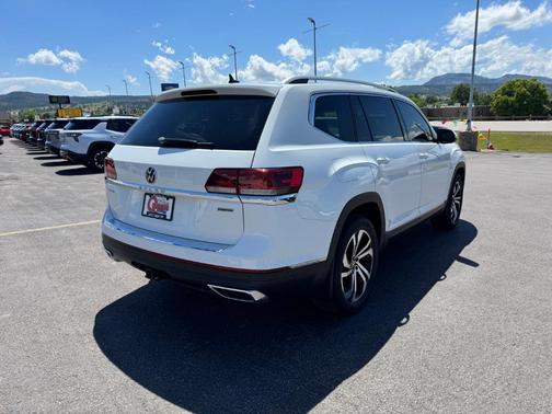 Pure White 2021 Volkswagen Atlas 3.6L SEL Premium
