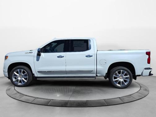 Polar White Tricoat 2026 Chevrolet Silverado 1500 High Country