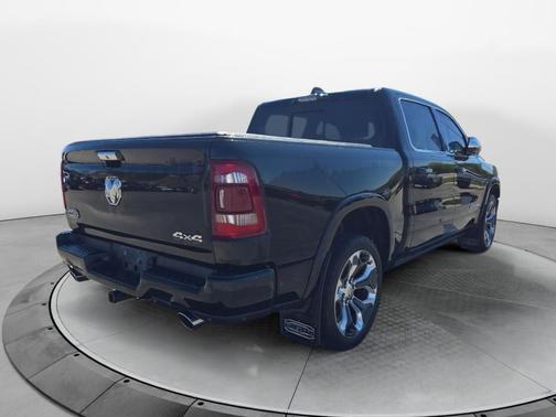Diamond Black Crystal Pearlcoat 2022 RAM 1500 Longhorn