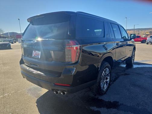 2025 Chevrolet Suburban 4WD Z71
