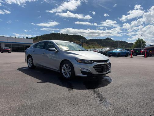 Silver Ice Metallic 2019 Chevrolet Malibu LT
