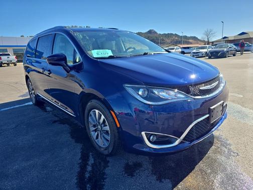 2020 Chrysler Pacifica Touring-L Plus