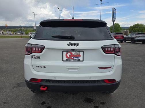 Bright White Clearcoat 2025 Jeep Compass Trailhawk