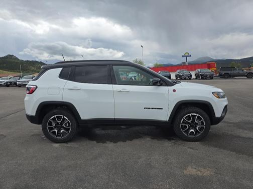 Bright White Clearcoat 2025 Jeep Compass Trailhawk
