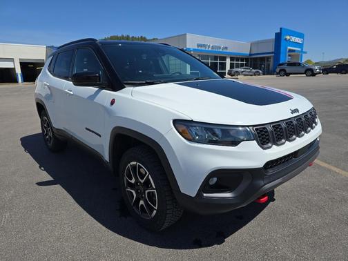 Bright White Clearcoat 2025 Jeep Compass Trailhawk