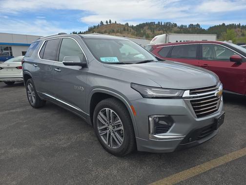 Sterling Gray Metallic 2023 Chevrolet Traverse High Country