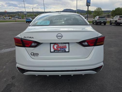 Glacier White 2025 Nissan Altima SV FWD