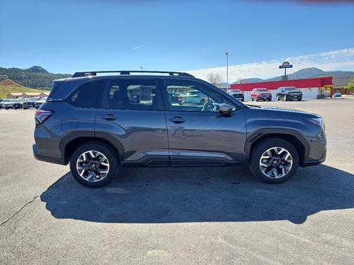 Magnetite Gray Metallic 2025 Subaru Forester Premium