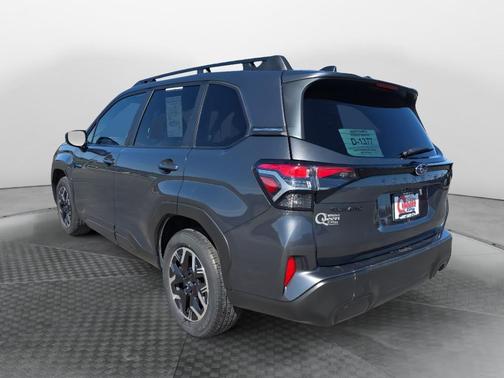 Magnetite Gray Metallic 2025 Subaru Forester Premium