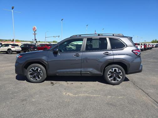 Magnetite Gray Metallic 2025 Subaru Forester Premium