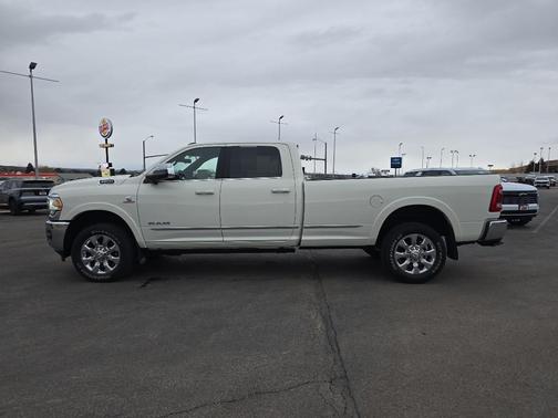 2022 RAM 3500 Limited Crew Cab 4x4 8' Box