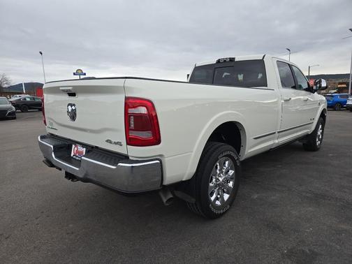 2022 RAM 3500 Limited Crew Cab 4x4 8' Box