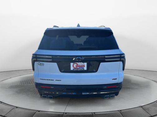 Polar White Tricoat 2026 Chevrolet Traverse RS