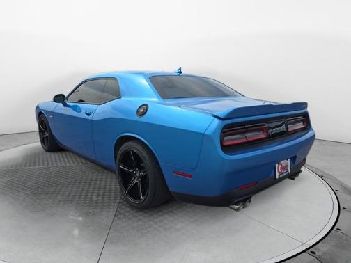 B5 Blue Pearl Coat 2015 Dodge Challenger SRT 392