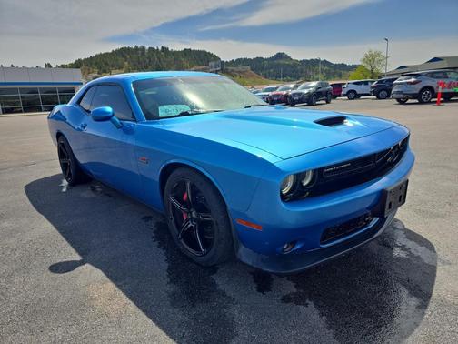 B5 Blue Pearl Coat 2015 Dodge Challenger SRT 392