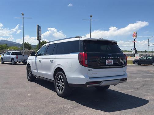 Oxford White 2025 Ford Expedition Max Platinum