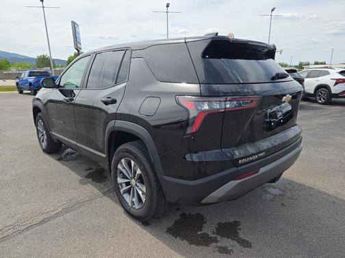 Mosaic Black Metallic 2026 Chevrolet Equinox 1LT