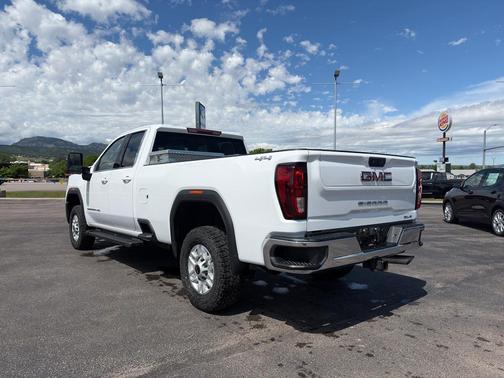 Summit White 2024 GMC Sierra 2500 SLE