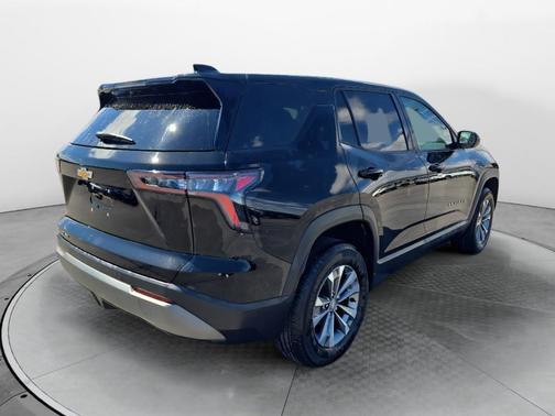 Mosaic Black Metallic 2025 Chevrolet Equinox 1LT