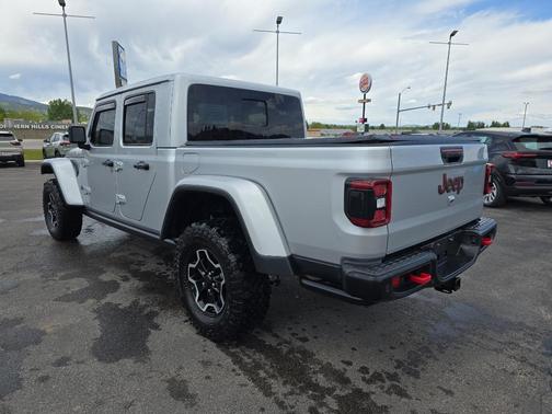 Silver Zynith Clearcoat 2022 Jeep Gladiator Rubicon