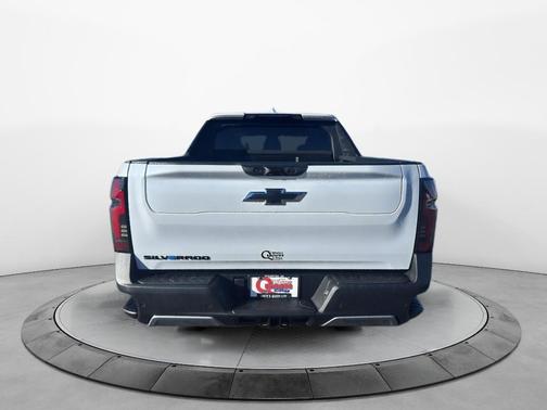 Polar White Tricoat 2026 Chevrolet Silverado EV Trail Boss